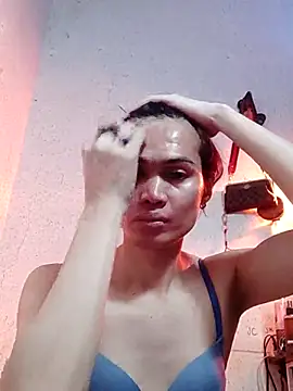 Snapshot of QueenSoreal chatting on 02/24/25, 04:58 QueenSoreal online show from 02/24/25, 04:58