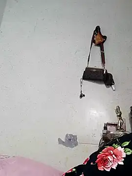 Snapshot of QueenSoreal chatting on 03/13/25, 07:28 QueenSoreal online show from 03/13/25, 07:28