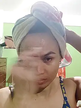 Snapshot of QueenSoreal chatting on 09/18/25, 05:15 QueenSoreal online show from 09/18/25, 05:15