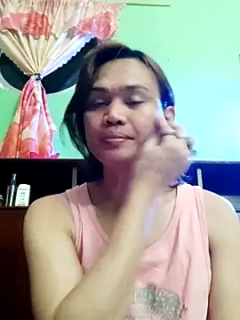 Snapshot of QueenSoreal chatting on 10/28/25, 04:20 QueenSoreal online show from 10/28/25, 04:20