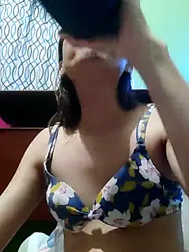 QueenSoreal online show from 02/15/26, 01:52