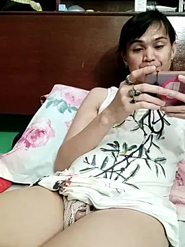 QueenSoreal online show from 05/02/26, 01:49