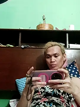 Snapshot of QueenSoreal chatting on 06/02/26, 03:36 QueenSoreal online show from 06/02/26, 03:36