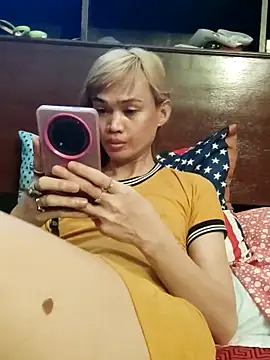 Snapshot of QueenSoreal chatting on 06/04/26, 04:18 QueenSoreal online show from 06/04/26, 04:18