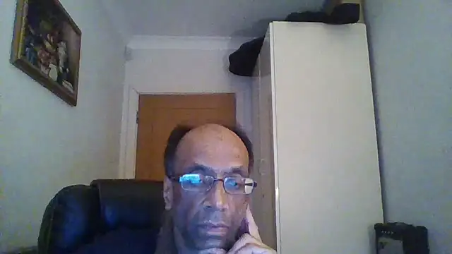 Snapshot of rauncher1 chatting on 09/28/25, 10:48 rauncher1 online show from 09/28/25, 10:48