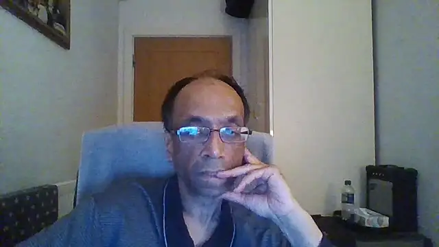 Snapshot of rauncher1 chatting on 09/30/25, 11:21 rauncher1 online show from 09/30/25, 11:21