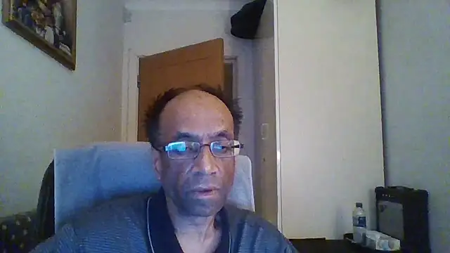 Snapshot of rauncher1 chatting on 10/05/25, 09:24 rauncher1 online show from 10/05/25, 09:24
