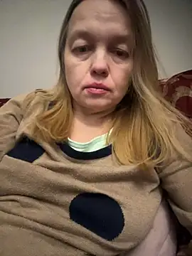 Snapshot of Susanel chatting on 02/21/25, 07:43 Susanel online show from 02/21/25, 07:43