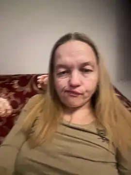 Snapshot of Susanel chatting on 02/23/25, 06:45 Susanel online show from 02/23/25, 06:45