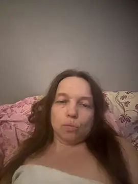 Snapshot of Susanel chatting on 07/03/26, 10:49 Susanel online show from 07/03/26, 10:49