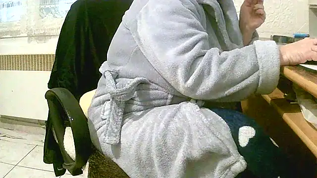 Snapshot of douceur63 chatting on 01/06/26, 11:25 douceur63 online show from 01/06/26, 11:25