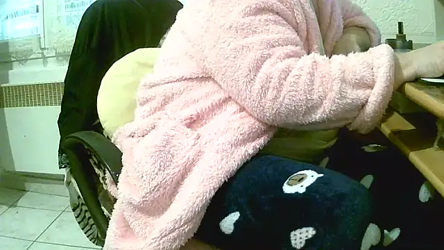 Snapshot of douceur63 chatting on 02/25/26, 11:09 douceur63 online show from 02/25/26, 11:09