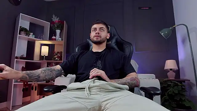 Snapshot of alessandro_duty chatting on 01/08/26, 12:13 alessandro duty online show from 01/08/26, 12:13