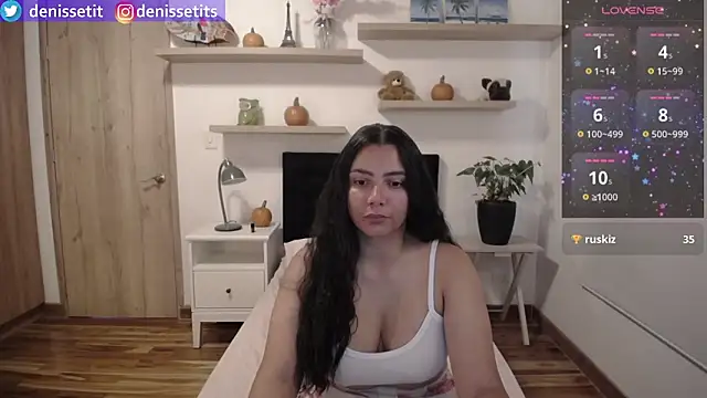 DenisseTits online show from 10/17/25, 02:19