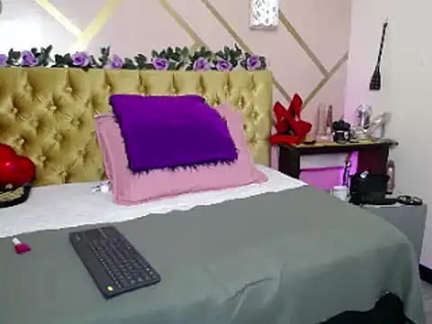 Snapshot of dove_mature chatting on 02/27/25, 04:52 dove mature online show from 02/27/25, 04:52