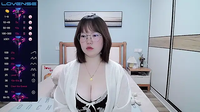 Snapshot of DianaYz chatting on 03/13/25, 12:02 DianaYz online show from 03/13/25, 12:02