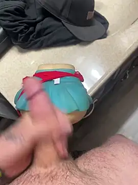 Snapshot of cumgitsumdic chatting on 03/14/25, 10:38 cumgitsumdic online show from 03/14/25, 10:38