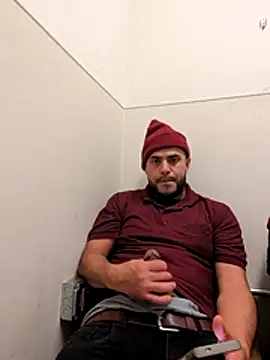 Snapshot of gardy8585 chatting on 11/20/25, 10:59 gardy8585 online show from 11/20/25, 10:59