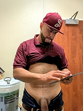 Snapshot of gardy8585 chatting on 03/01/26, 11:56 gardy8585 online show from 03/01/26, 11:56