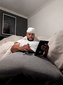 Snapshot of gardy8585 chatting on 03/27/26, 06:18 gardy8585 online show from 03/27/26, 06:18