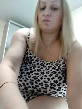 Liana MilfHot online show from 01/10/25, 03:18