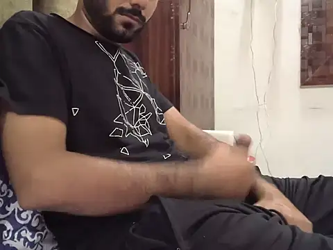 Snapshot of brownie_cake_cb chatting on 10/15/25, 05:57 brownie cake cb online show from 10/15/25, 05:57