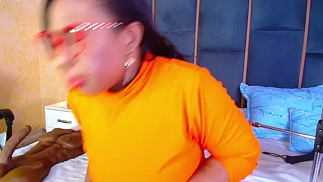 CaseyMoon online show from 11/29/25, 12:41