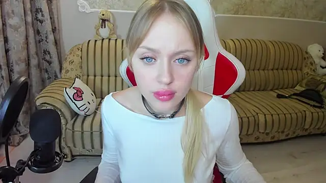 Snapshot of ElinOceanX chatting on 12/07/24, 10:50 ElinOceanX online show from 12/07/24, 10:50