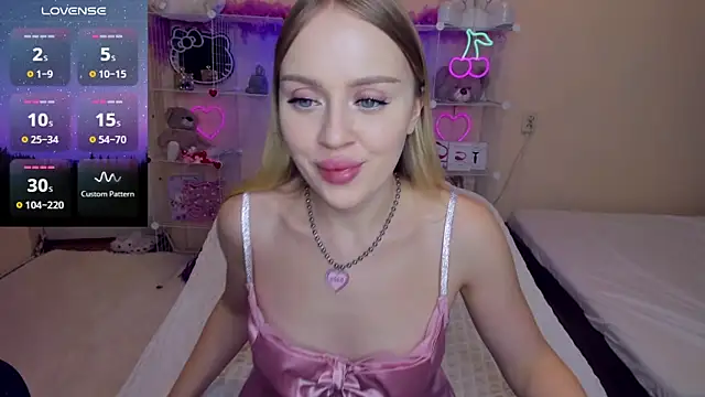Snapshot of ElinOceanX chatting on 03/02/25, 04:32 ElinOceanX online show from 03/02/25, 04:32