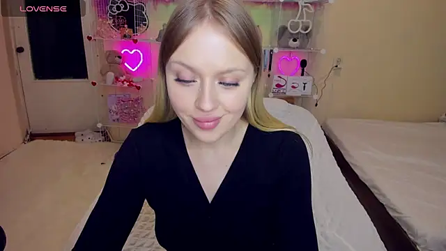 Snapshot of ElinOceanX chatting on 03/10/25, 06:12 ElinOceanX online show from 03/10/25, 06:12