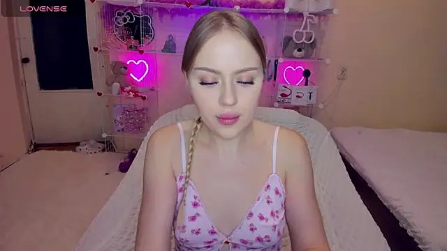 Snapshot of ElinOceanX chatting on 03/14/25, 05:57 ElinOceanX online show from 03/14/25, 05:57