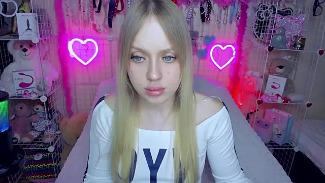 Snapshot of ElinOceanX chatting on 03/21/25, 05:45 ElinOceanX online show from 03/21/25, 05:45