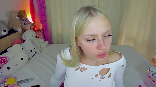 Snapshot of ElinOceanX chatting on 09/09/25, 02:16 ElinOceanX online show from 09/09/25, 02:16