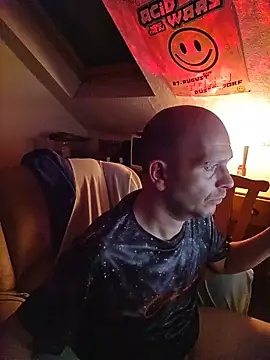 Snapshot of hardcap chatting on 11/03/25, 08:32 hardcap online show from 11/03/25, 08:32