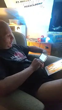 Snapshot of hardcap chatting on 11/11/25, 09:15 hardcap online show from 11/11/25, 09:15