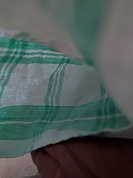 Snapshot of hardcap chatting on 11/25/25, 04:51 hardcap online show from 11/25/25, 04:51