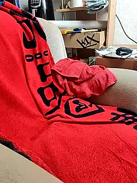 Snapshot of hardcap chatting on 12/21/25, 09:05 hardcap online show from 12/21/25, 09:05