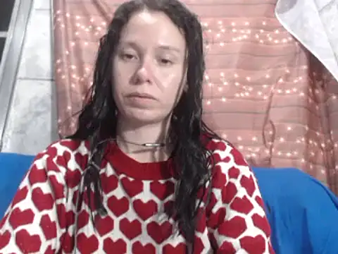 Snapshot of Venusluxodomme chatting on 09/28/25, 05:35 Venusluxodomme online show from 09/28/25, 05:35