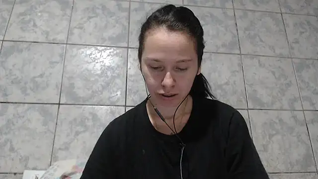 Snapshot of Venusluxodomme chatting on 10/04/25, 07:28 Venusluxodomme online show from 10/04/25, 07:28