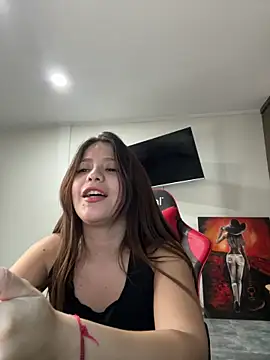 Snapshot of kiarafonseca_ chatting on 02/14/25, 12:51 kiarafonseca  online show from 02/14/25, 12:51