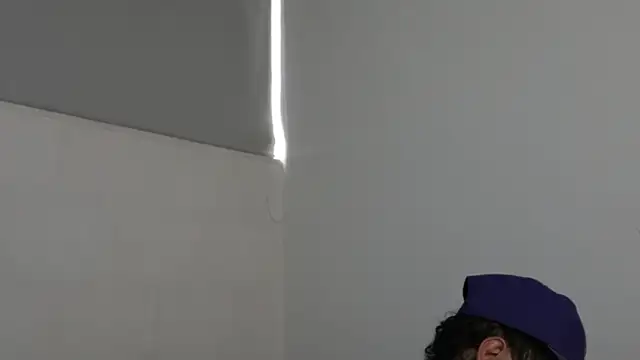 trieone online show from 12/09/24, 03:33