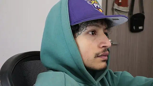 trieone online show from 02/19/26, 02:02