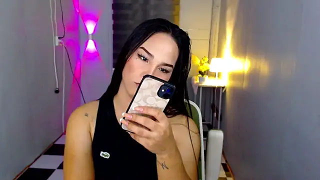 Snapshot of urnaughtydolly69 chatting on 03/21/26, 11:04 urnaughtydolly69 online show from 03/21/26, 11:04