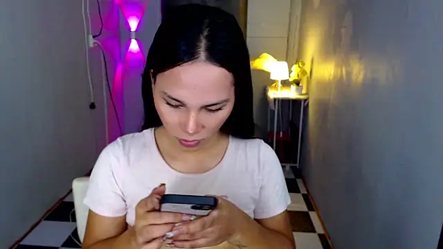 urnaughtydolly69 online show from 05/06/26, 11:37