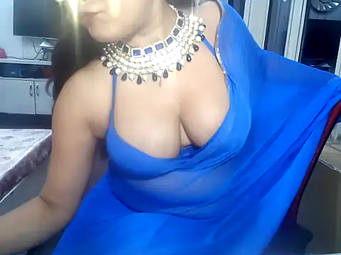 Snapshot of yourradhika chatting on 12/17/25, 07:42 yourradhika online show from 12/17/25, 07:42