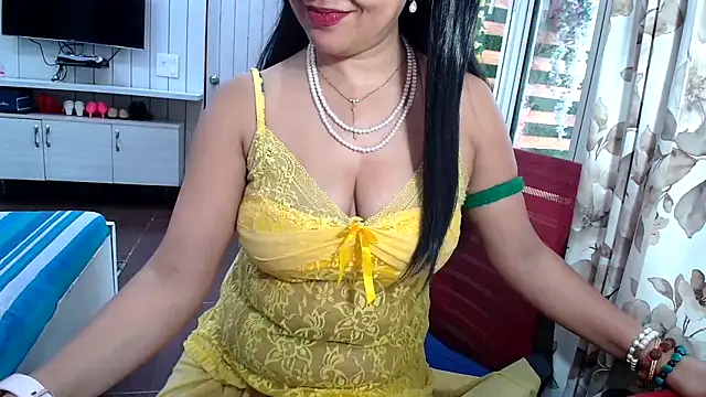 yourradhika online show from 06/18/26, 09:14