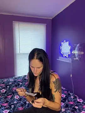 lolabunny9 online show from 12/20/24, 06:24