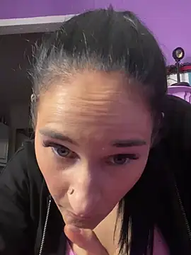 lolabunny9 online show from 01/12/25, 12:49