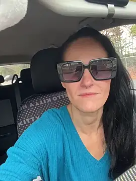 lolabunny9 online show from 02/13/25, 07:21