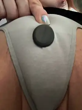 lolabunny9 online show from 03/11/25, 01:01